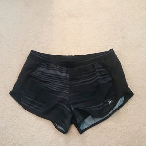 Active black/grey shorts